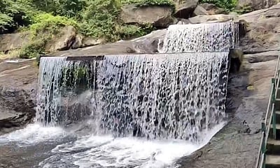 கோவை குற்றாலம் மீண்டும் திறப்பு: சுற்றுலாப் பயணிகளுக்கு அனுமதி!