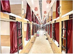 படுக்கை வசதி கொண்ட பேருந்துகளின் பதிவு: மத்திய அரசு முக்கிய முடிவு