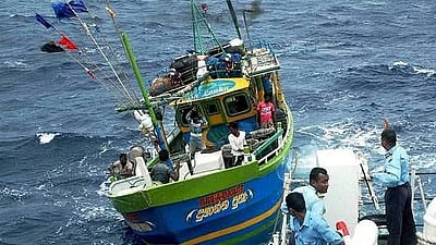 தமிழக மீனவர்கள் 7 பேர் கைது! இலங்கை கடற்படை தொடர் அட்டூழியம்!