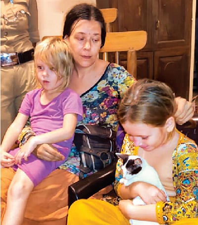 குகையில் 2 குழந்தைகளுடன் தங்கி
ஆன்மிக வழிபாடு நடத்திய ரஷிய பெண் மீட்பு!