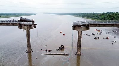 வதோதராவில் புதிய பாலம் கட்ட குஜராத் அரசு அனுமதி !  