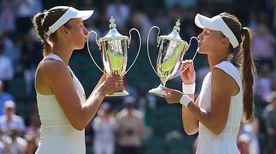 விம்பிள்டன் மகளிா் இரட்டையா்: குதா்மிடோவா, மொ்டன்ஸ் வெற்றி