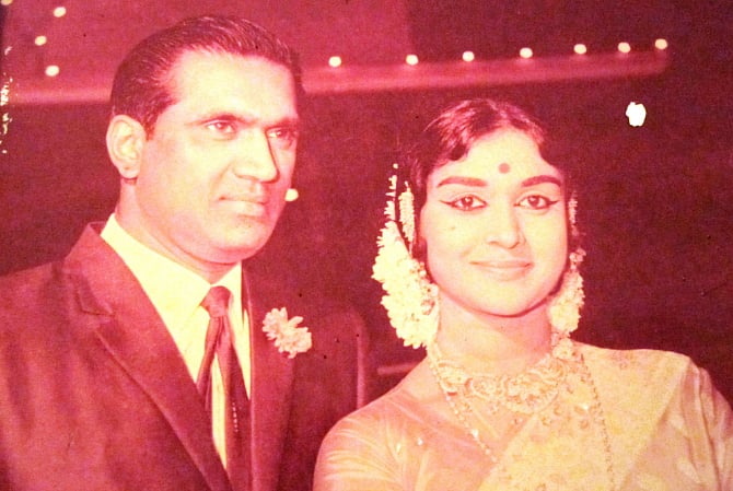 சரோஜா தேவி: 16. சரோ நல்ல பொண்ணு...!