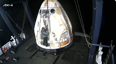 டிராகன் விண்கலத்திலிருந்து வீரர்களை மீட்கும் பணி தொடக்கம்!