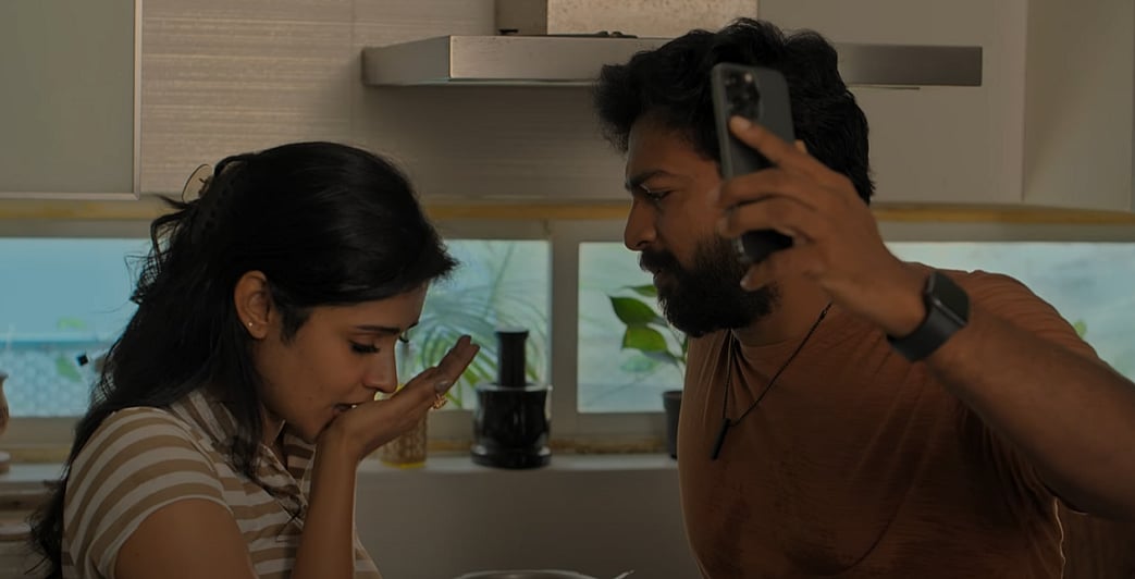 லைக், ஷேர், சஸ்பென்ஸ்... டிரெண்டிங் - திரை விமர்சனம்!