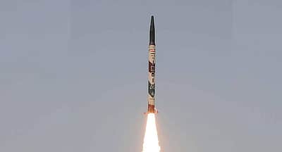 பிருத்வி-2, அக்னி-1 ஏவுகணைகளின் சோதனை வெற்றி!