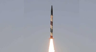 பிருத்வி-2, அக்னி-1 ஏவுகணைகளின் சோதனை வெற்றி!