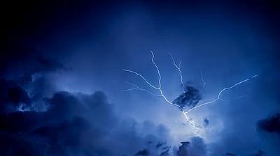 பிகாரில் ஒரே நாளில் மின்னல் பாய்ந்து 19 பேர் பலி!