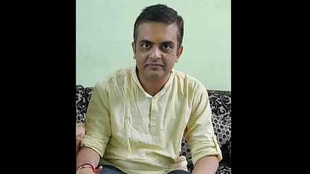 இரு முதல்வா்களைக் கைது செய்த அமலாக்கத் துறை அதிகாரி ராஜிநாமா