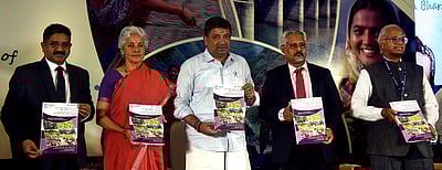 கூட்டுறவு வங்கிகள் 100% கணினிமயம்: அமைச்சா் பழனிவேல் தியாகராஜன்