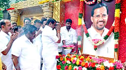 சேலம் ஆடிட்டா் ரமேஷுக்கு பாஜக அஞ்சலி