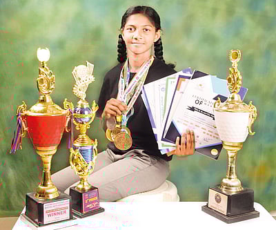 அசத்தும் மாணவி...