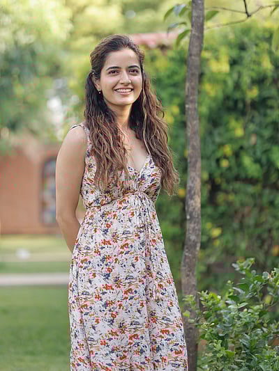 மனம் விரும்புதே... ஆஷிகா ரங்கநாத்! 