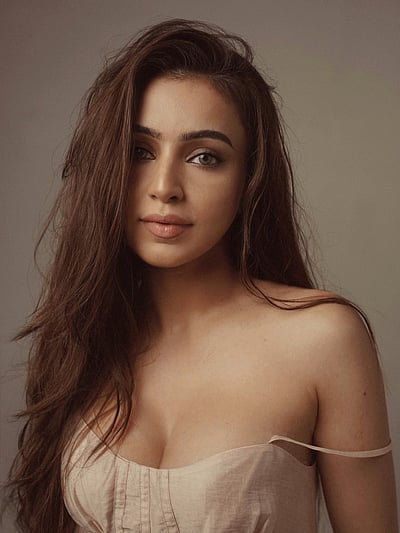 வரையாத ஓவியம்... அங்கிதா ஷர்மா!