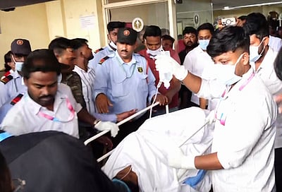 சமூக விரோதிகளால் தீ வைக்கப்பட்ட ஒடிஸா சிறுமி: 
தில்லி எய்ம்ஸுக்கு மாற்றம்!