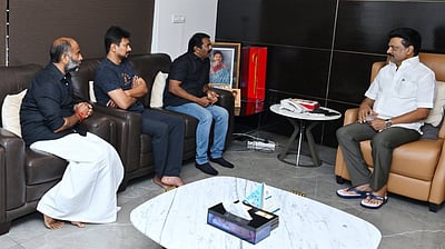 முதல்வா் ஸ்டாலின் - சீமான் சந்திப்பு: மு.க.முத்து மறைவுக்கு ஆறுதல்!