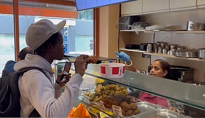 இஸ்கான் சைவ உணவகத்தில் இறைச்சி உண்ட இளைஞருக்கு குவியும் கண்டனம்! வைரல் விடியோ!