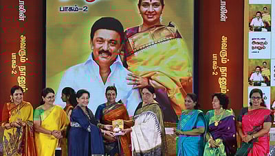 கருத்துகளை குடும்பத்தில் திணிக்காதவா் முதல்வா் ஸ்டாலின்: எழுத்தாளா் சிவசங்கரி