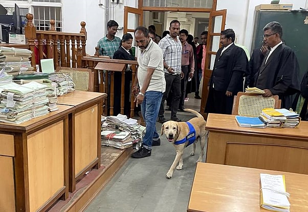 நெல்லை நீதிமன்றத்திற்கு வெடிகுண்டு மிரட்டல்