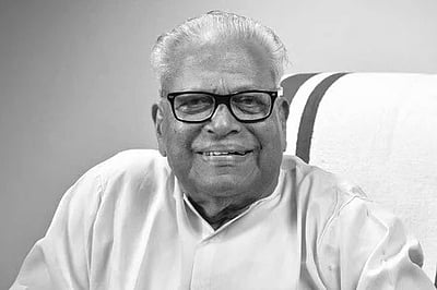 கேரள முன்னாள் முதல்வர் அச்சுதானந்தன் காலமானார்!