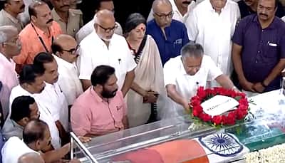 அச்சுதானந்தன் உடலுக்கு கேரள முதல்வர் பினராயி விஜயன், தலைவர்கள் அஞ்சலி!  