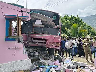 தருமபுரி அருகே வீட்டின் மீது மோதிய அரசுப் பேருந்து: சிறுமி பலி