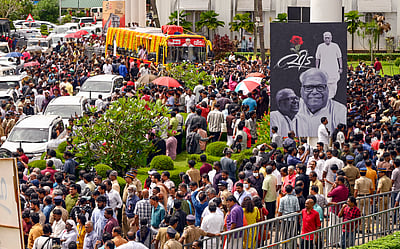 ஆலப்புழாவில் அச்சுதானந்தன் உடல்! 150 கி.மீ. கடக்க 22 மணிநேரம்!