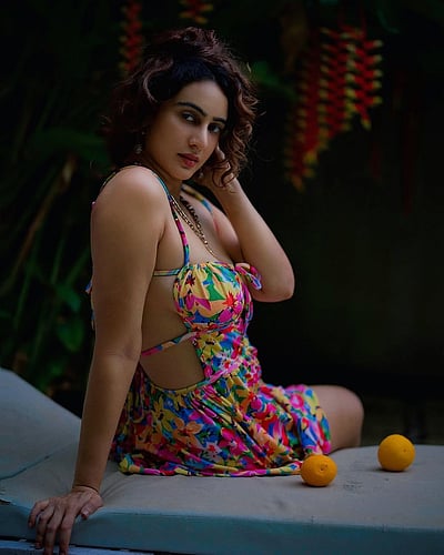 ஃப்ரூட்ஸ்... மேகா சுக்லா!