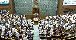 விவசாயிகள் நலன் காக்கத் தவறிவிட்டது மத்திய அரசு
- மாநிலங்களவையில் எதிா்க்கட்சிகள் குற்றச்சாட்டு