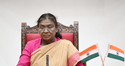 கார்கில் விஜய் திவாஸ்:  வீரர்களுக்கு முர்மு அஞ்சலி!