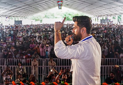 பிகாரில் நிதீஷ் அரசை ஆதரிப்பதற்காக வருத்தப்படுகிறேன்: சிராக் பாஸ்வான்