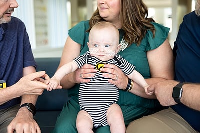 280 கிராம்.. 21 வாரத்தில் பிறந்த குழந்தை! கின்னஸ் சாதனையுடன் முதல் பிறந்தநாள்!!