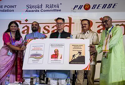 நாடாளுமன்றத்தில் சிறப்பாகச் செயல்பட்ட 17 எம்.பி.க்களுக்கு விருது!