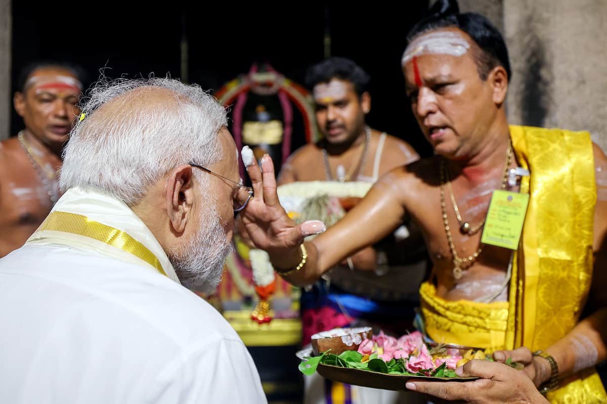 பெருமைமிகு கங்கைகொண்ட சோழபுரம் கோயிலில் பிரதமர் மோடி வழிபாடு - புகைப்படங்கள்