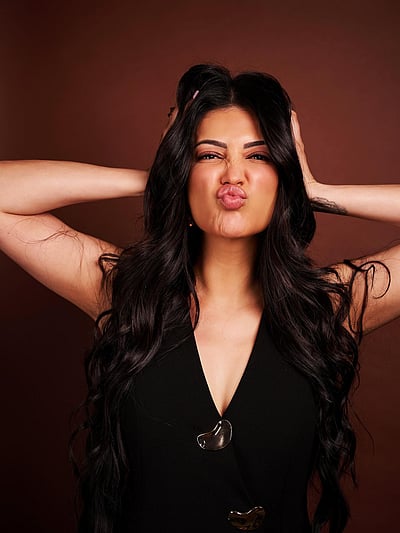 கொஞ்சம் காதல்.. கொஞ்சம் குறும்பு.. ஷ்ருதி ஹாசன்!