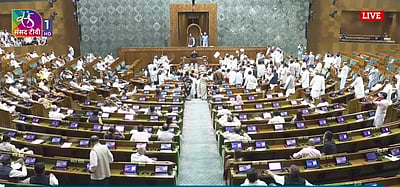 நாடாளுமன்ற இரு அவைகளும் 12 மணி வரை ஒத்திவைப்பு  