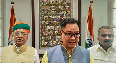 ஆபரேஷன் சிந்தூா் விவாதம்: ஒத்துழைக்க மறுக்கும் எதிா்க்கட்சிகள்: மத்திய அரசு குற்றச்சாட்டு; காங்கிரஸ் பதிலடி