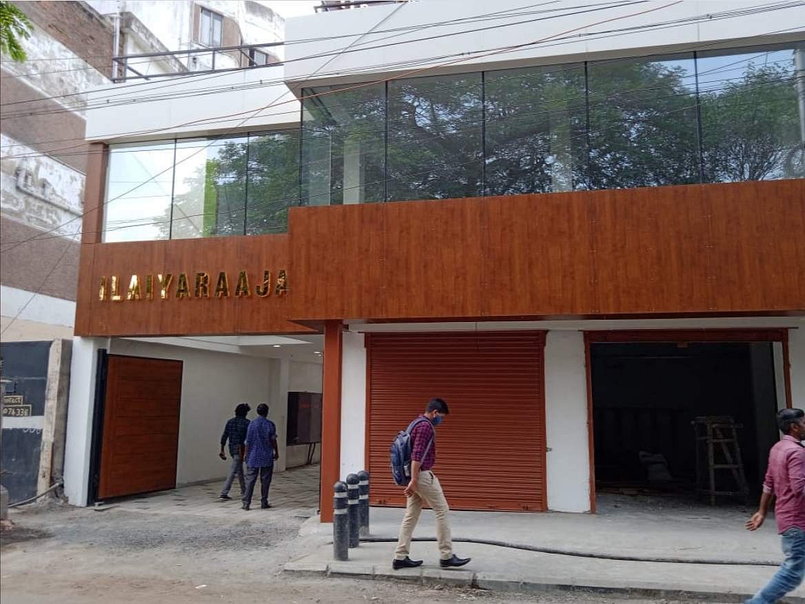 <strong>படங்கள் - twitter.com/idiamondbabu</strong>