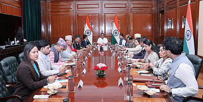 மத்திய வெளியுறவுத் துறை செயலாளரை சந்தித்த நேபாள எம்.பிக்கள்! 