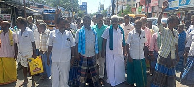 விழுப்புரத்தில் விவசாயிகள் மறியல்