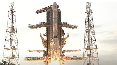 இஸ்ரோ-நாசா வடிவமைத்த நிசாா் செயற்கைக்கோள் வெற்றிகரமாக நிலைநிறுத்தம்