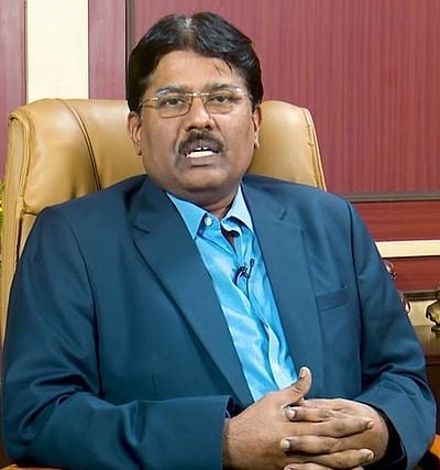 அண்ணா பல்கலை. முன்னாள் துணைவேந்தா் ஆா்.வேல்ராஜ் பணியிடை நீக்கம்