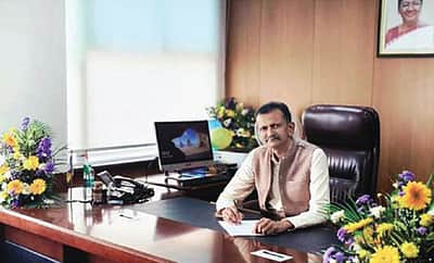 எல்ஐசி தென் மண்டல மேலாளராக கோ. முரளிதா் பொறுப்பேற்பு