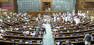 பிகாா் விவகாரம்: நாடாளுமன்றத்தில் தொடா்ந்து அமளி: இரு அவைகளும் முடங்கின