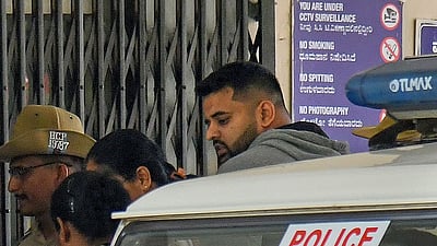 குற்றவாளி என தீர்ப்பு! நீதிமன்றத்தில் தனித்துவிடப்பட்ட பிரஜ்வல் ரேவண்ணா