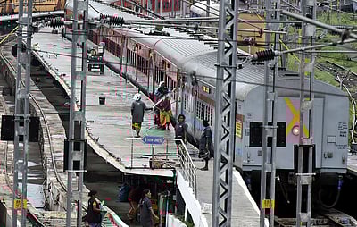 ஏசி பெட்டியில் வழங்கப்படும் போர்வைகளுக்கு ஆபத்து! ரயில்வேக்கு புதிய தலைவலி