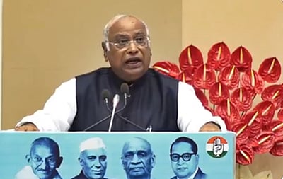 மோடியின் கைப்பாவையாக மாறிய தேர்தல் ஆணையம்: கார்கே குற்றச்சாட்டு!