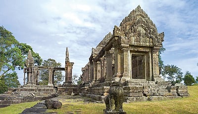 ஒரு கோயில்: இரு நாடுகளின் சண்டை