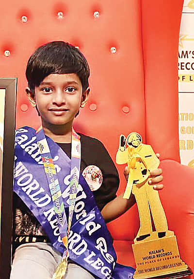 அதிசயிக்க வைக்கும் ஆறு வயது சிறுவன்...