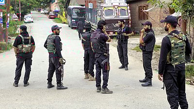 ஆபரேஷன் அகால்: ஜம்மு - காஷ்மீரில் ஒரு பயங்கரவாதி சுட்டுக் கொலை!